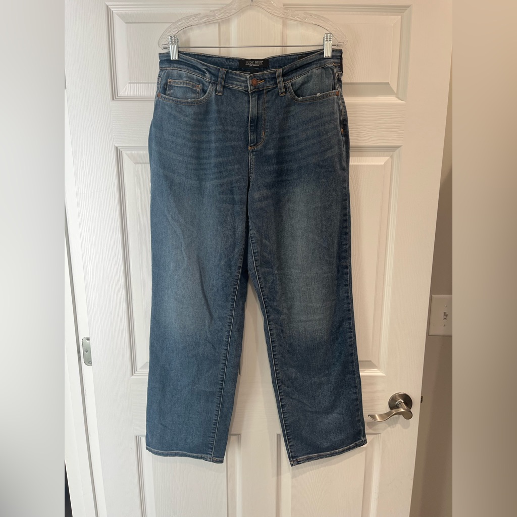 Judy Blue Size 9/29 Straight Fit Jeans No Distressing